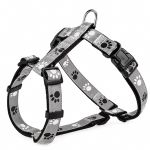 Trixie Silver Reflect H-hundesele i sort og sølvgrå med poter